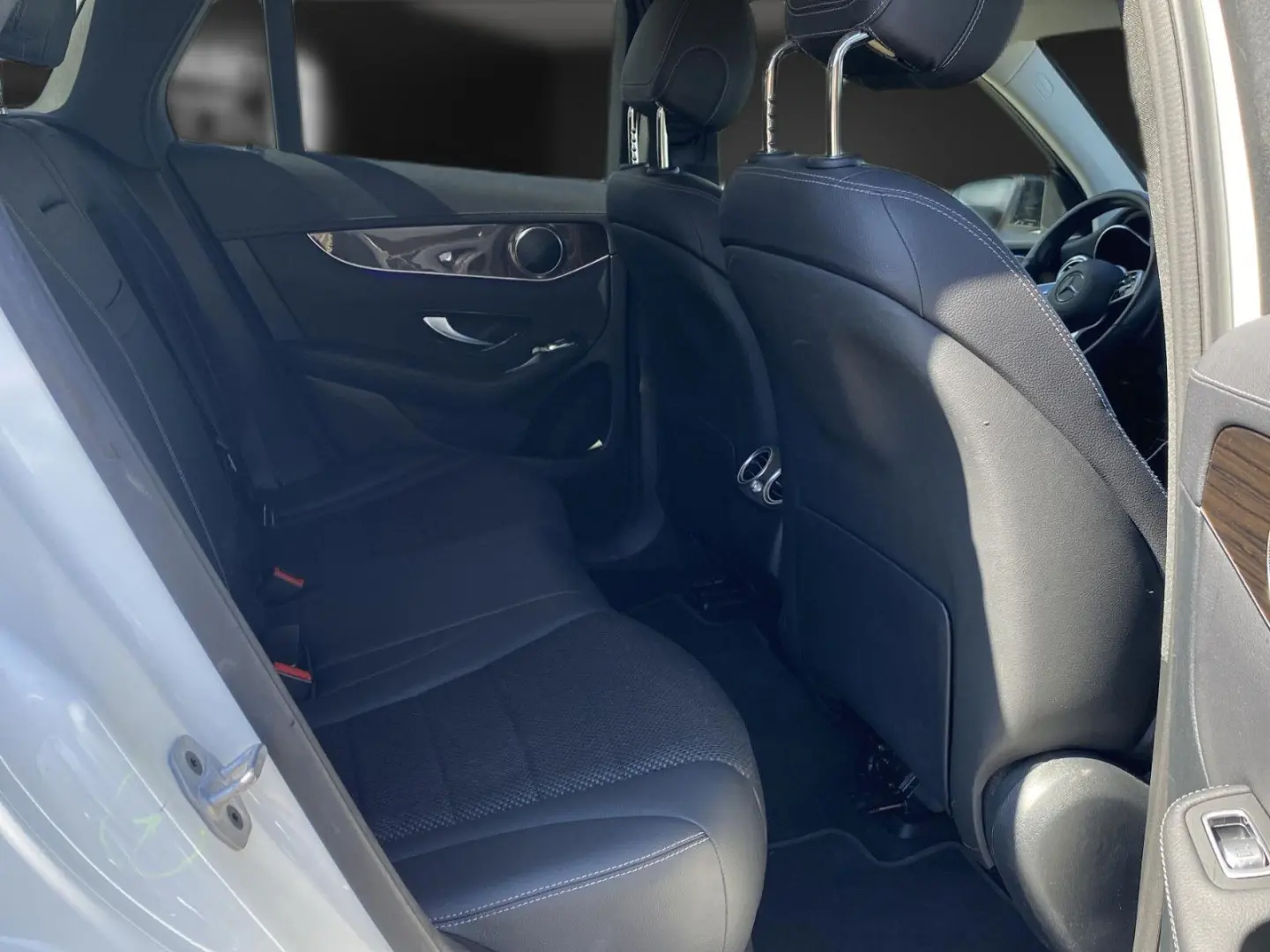 GLC 300 e 19 Night AHK Leder Kamera LED DAB Navi