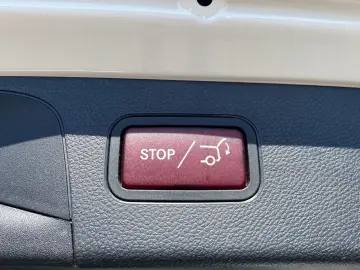 GLC 300 e 19 Night AHK Leder Kamera LED DAB Navi