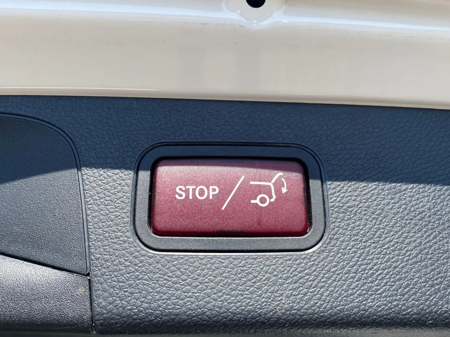 GLC 300 e 19 Night AHK Leder Kamera LED DAB Navi