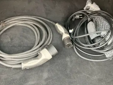 GLC 300 e 19 Night AHK Leder Kamera LED DAB Navi