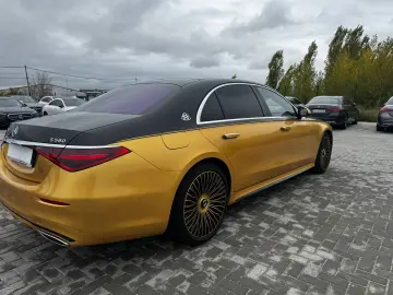 Mercedes-Benz S 560