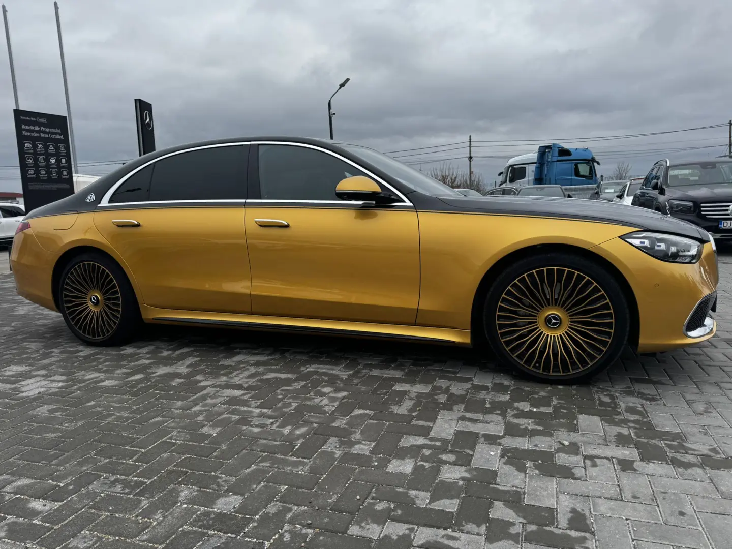 Mercedes-Benz S 560