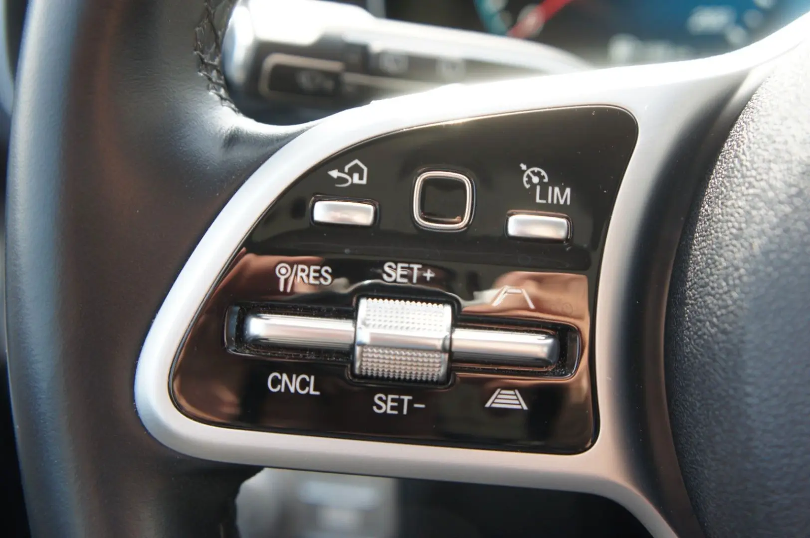 GLE 300d 4Matic  ACC AHK PANO 360  4xSH APP DAB