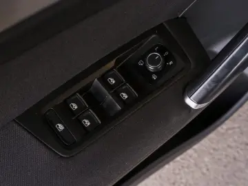 Volkswagen Touran 2.0 TDI DSG Comfortline