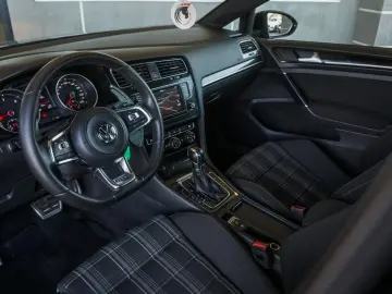 Volkswagen Golf GTD (BlueMotion Technology) DSG
