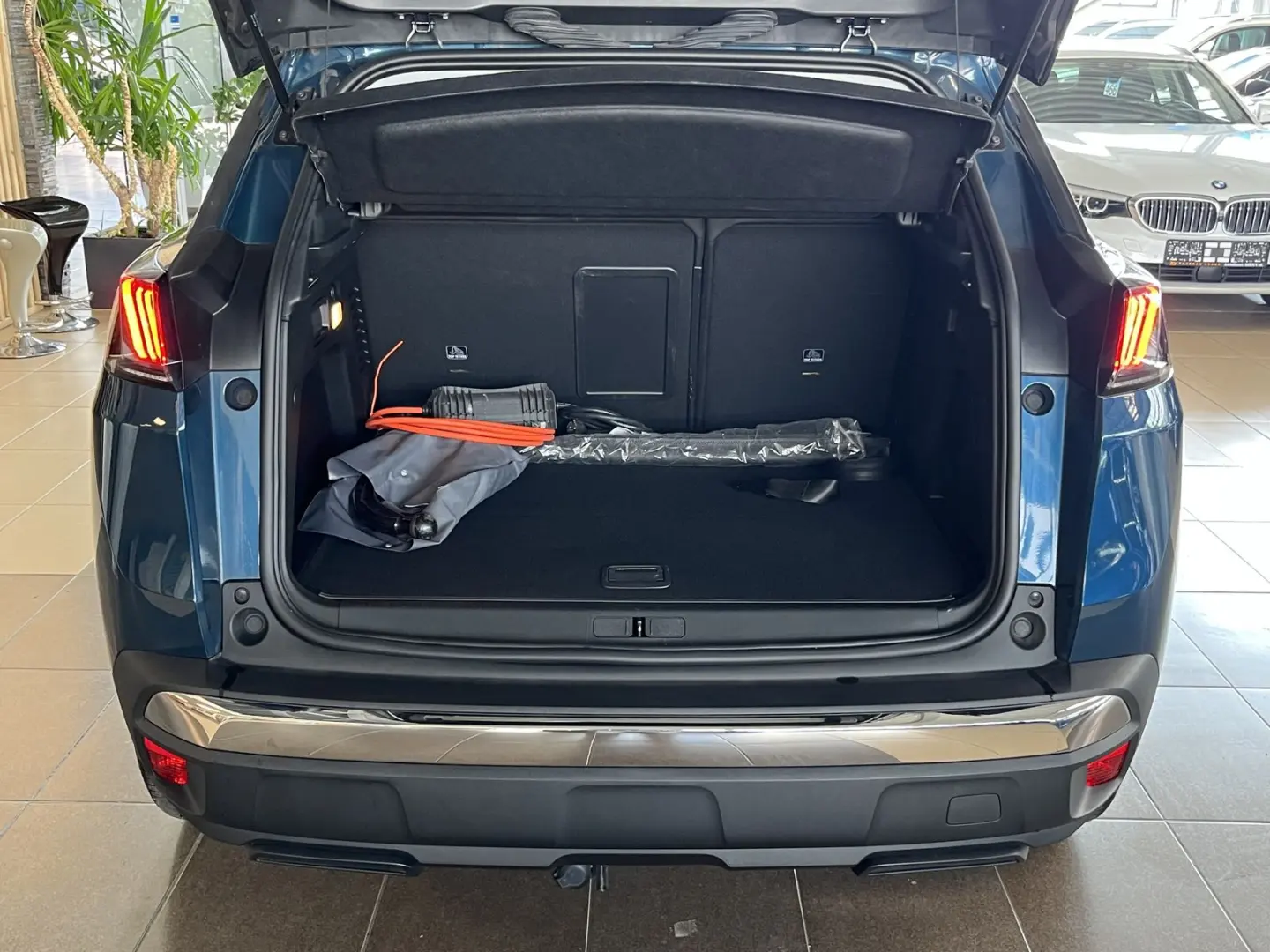 3008 Hybrid 225 Allure Navi dig.Cockpit LED