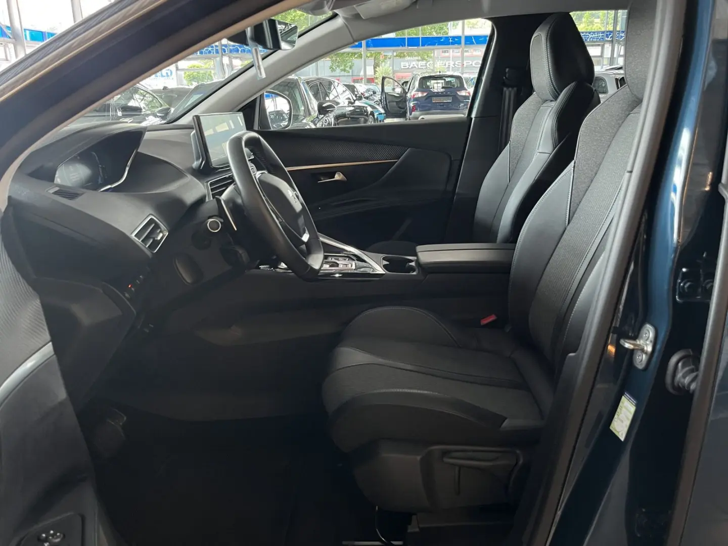 3008 Hybrid 225 Allure Navi dig.Cockpit LED