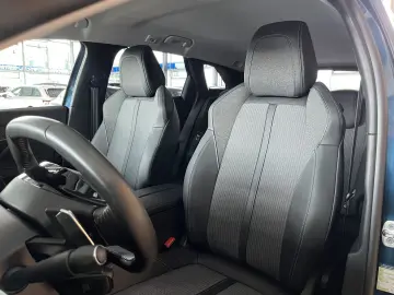 3008 Hybrid 225 Allure Navi dig.Cockpit LED