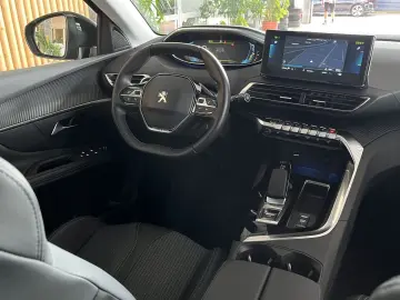 3008 Hybrid 225 Allure Navi dig.Cockpit LED