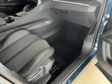 3008 Hybrid 225 Allure Navi dig.Cockpit LED