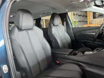 3008 Hybrid 225 Allure Navi dig.Cockpit LED