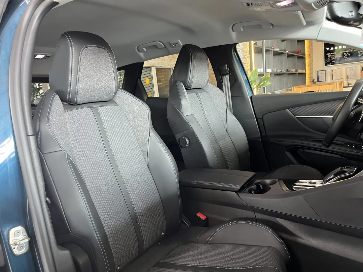 3008 Hybrid 225 Allure Navi dig.Cockpit LED