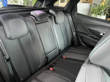 3008 Hybrid 225 Allure Navi dig.Cockpit LED