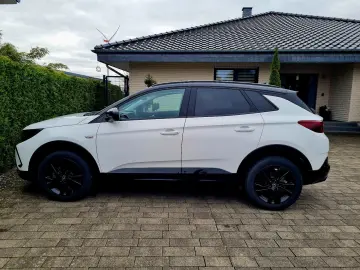 Grandland GS Line (Automatik  1.Hand  LED  Navi)