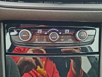 Grandland GS Line (Automatik  1.Hand  LED  Navi)