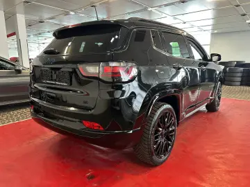 Compass S Plug-In Hybrid 4WD