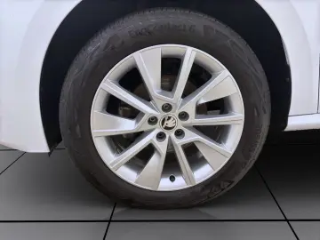 Kamiq 1.5 TSI DSG CLEVER PDC SITZHZG LED KLIMA