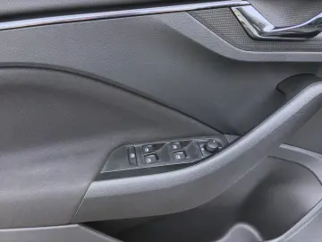 Kamiq 1.5 TSI DSG CLEVER PDC SITZHZG LED KLIMA