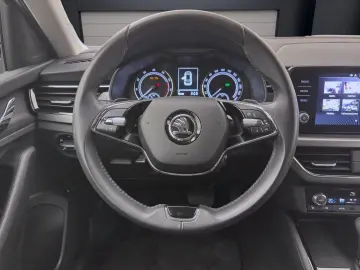 Kamiq 1.5 TSI DSG CLEVER PDC SITZHZG LED KLIMA