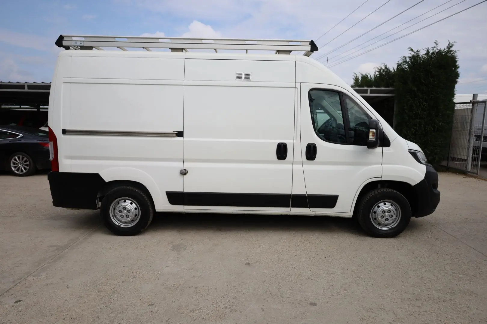 Peugeot Boxer 2.2 120 HP L2H2