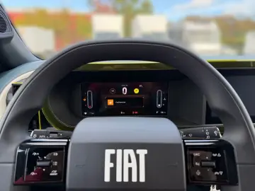 Fiat Grande Panda ICON hibrid 1.2 eDCT LED CARPLAY