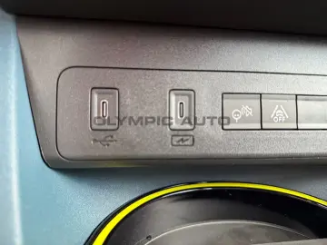 Fiat Grande Panda ICON hibrid 1.2 eDCT LED CARPLAY