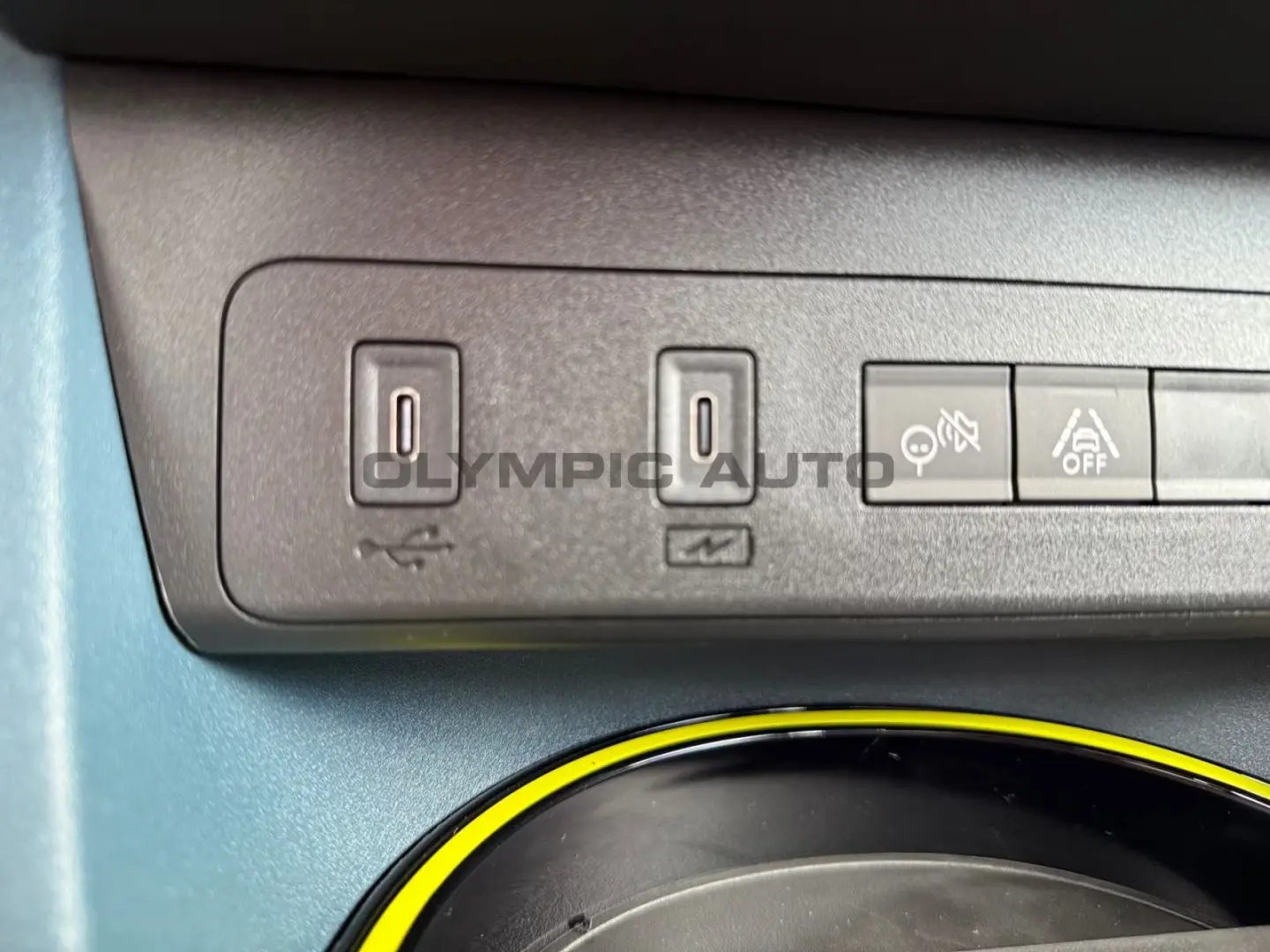 Fiat Grande Panda ICON hibrid 1.2 eDCT LED CARPLAY