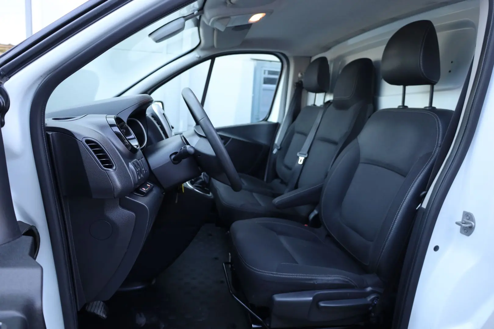 Renault Trafic L1H1 2.0 DCI 120hp