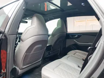 Audi Q8 50 TDI quattro SLine