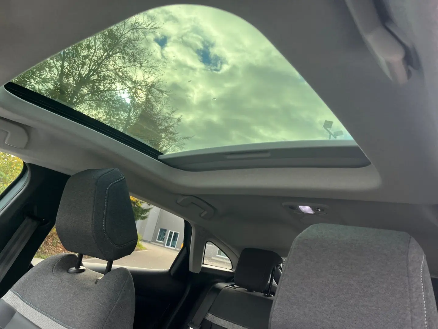 C4 Shine Stop&Start SITZH LKR-HZG 360 RFK NAVI