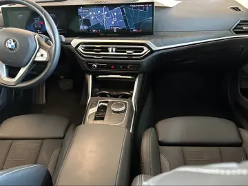 330d Limousine