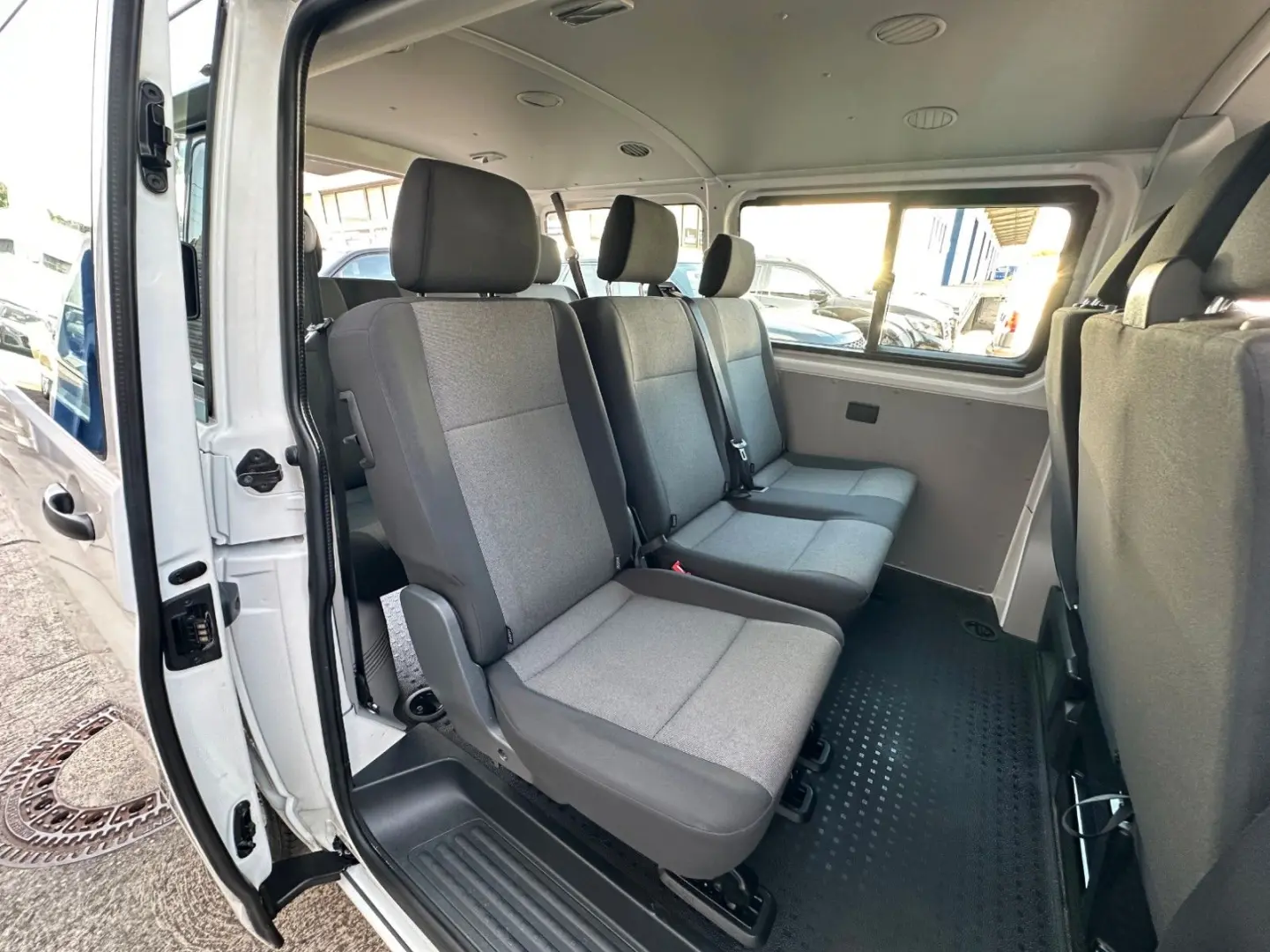 T6 Transp Kasten 9-SITZE PDC AUTOMATIK 2xKLIMA