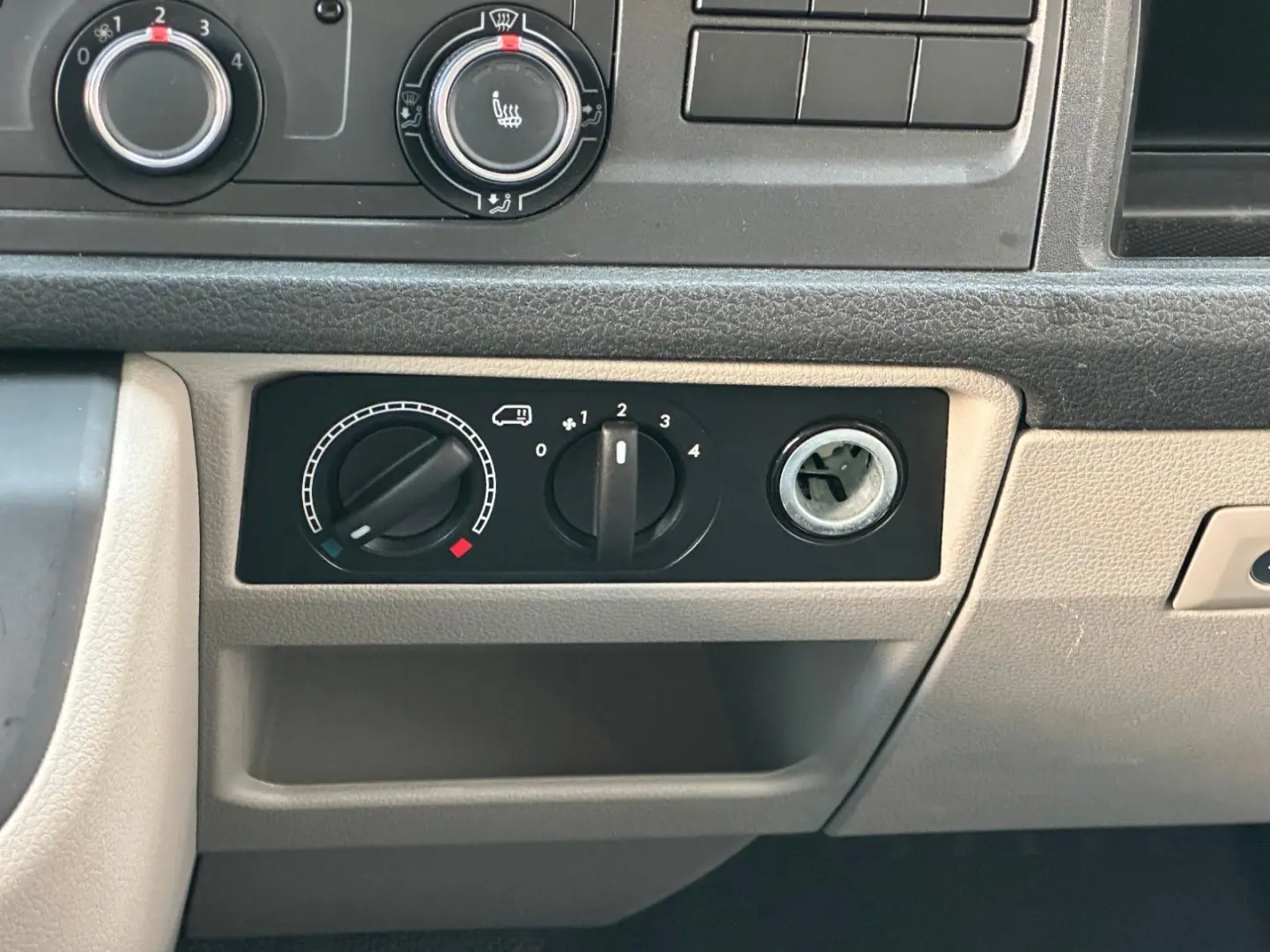 T6 Transp Kasten 9-SITZE PDC AUTOMATIK 2xKLIMA