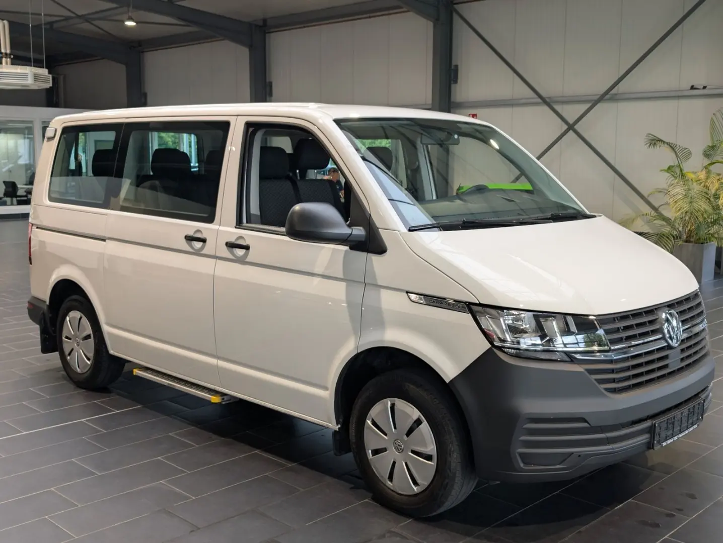 T6.1 Caravelle  Kurz Trendline Klimaaut. 9Sitzer