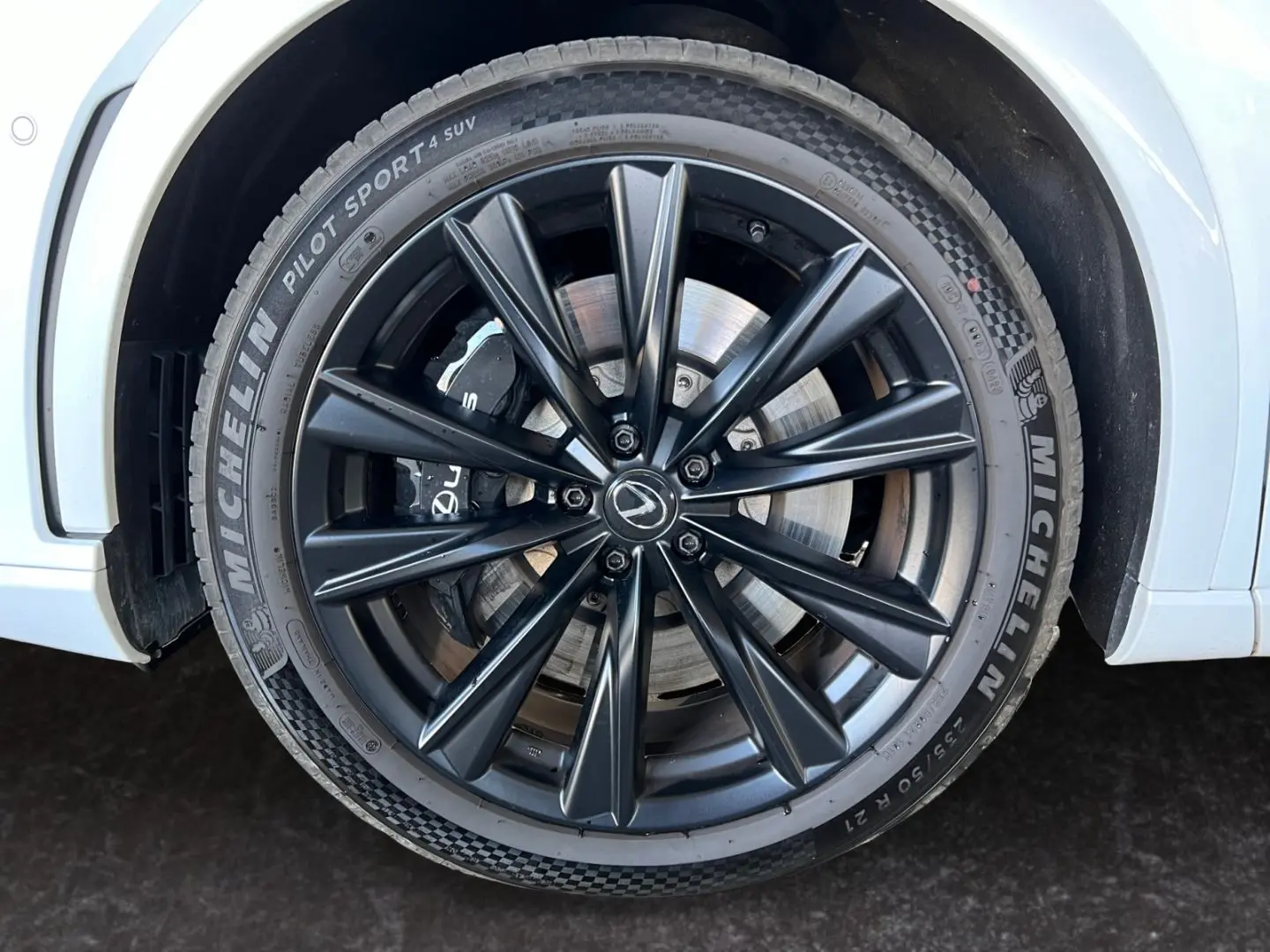 RX 500h F SPORT   Allradlenkung Pano 360  HUD 21