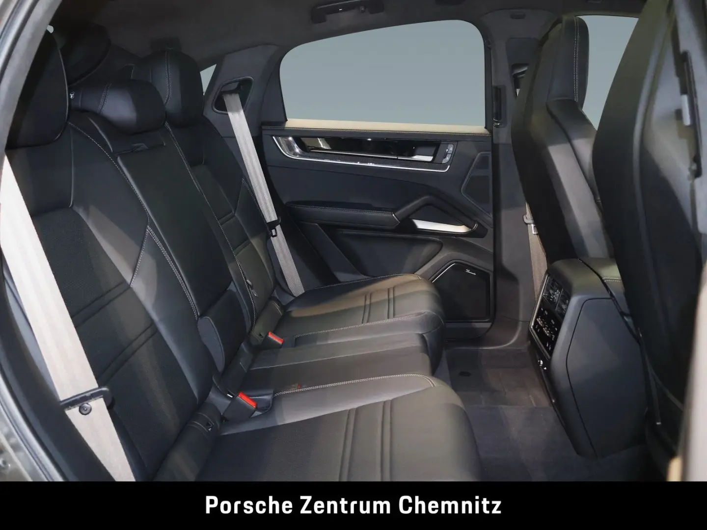 Cayenne Turbo E-Hybrid Coupé HA-Lenkung;PCCB;Inn