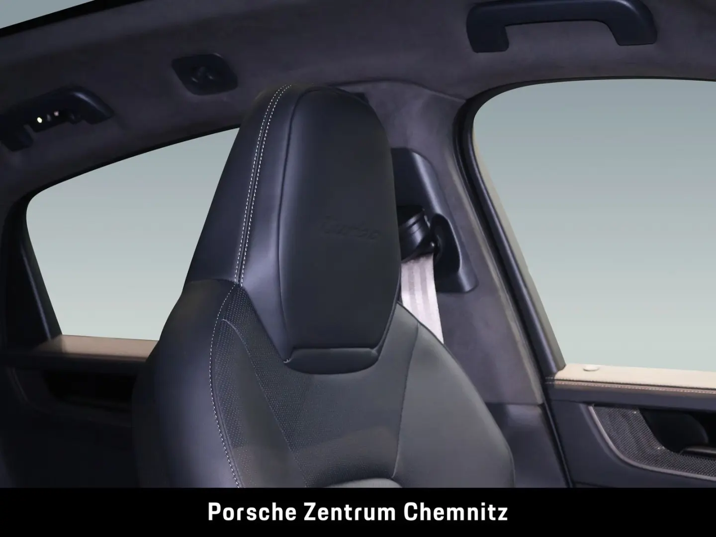 Cayenne Turbo E-Hybrid Coupé HA-Lenkung;PCCB;Inn