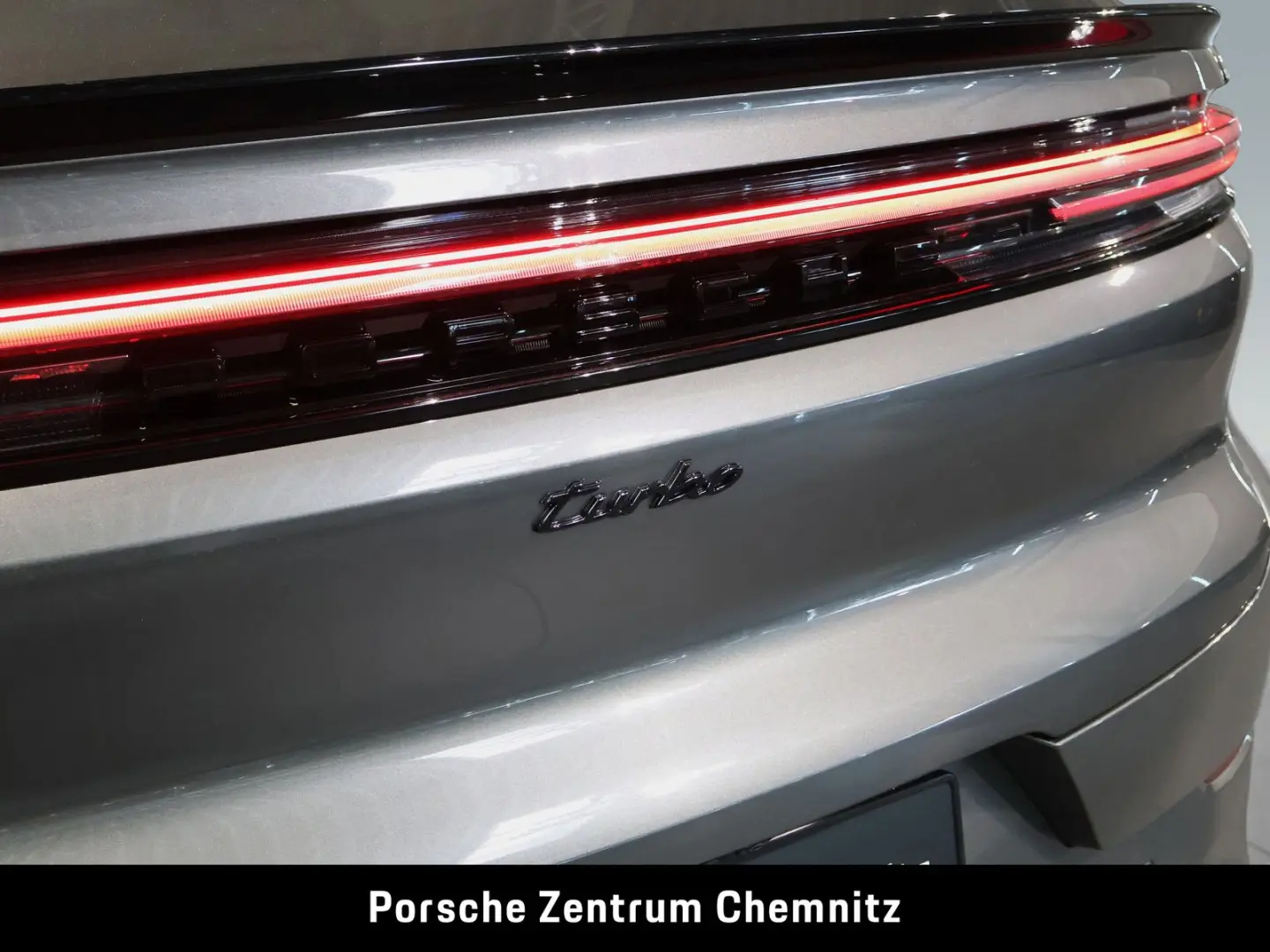 Cayenne Turbo E-Hybrid Coupé HA-Lenkung;PCCB;Inn