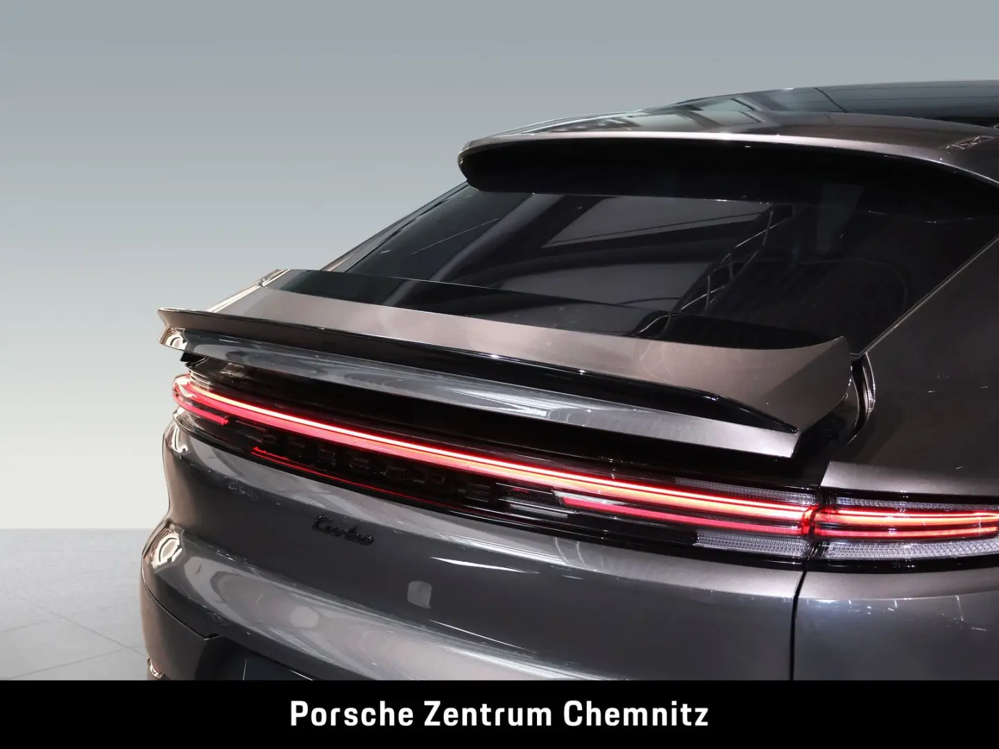 Cayenne Turbo E-Hybrid Coupé HA-Lenkung;PCCB;Inn