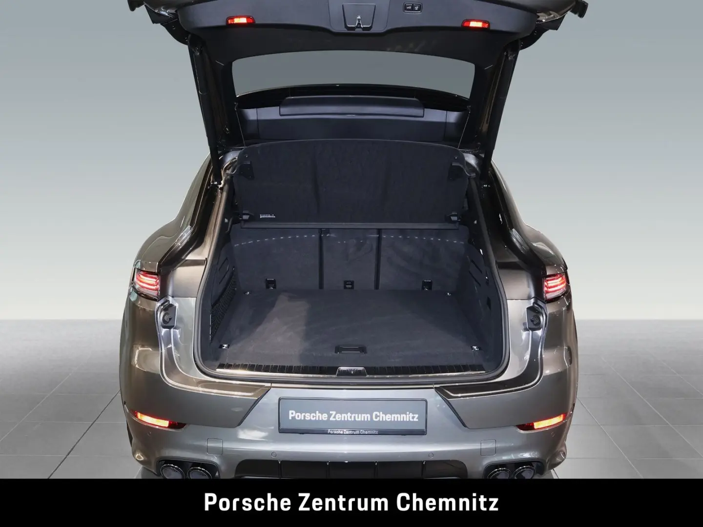 Cayenne Turbo E-Hybrid Coupé HA-Lenkung;PCCB;Inn