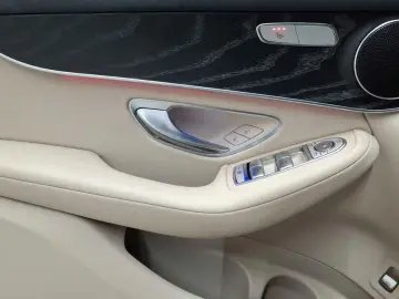 GLC 300 d 4M-AHK PANO BusiP AssiP KomfP