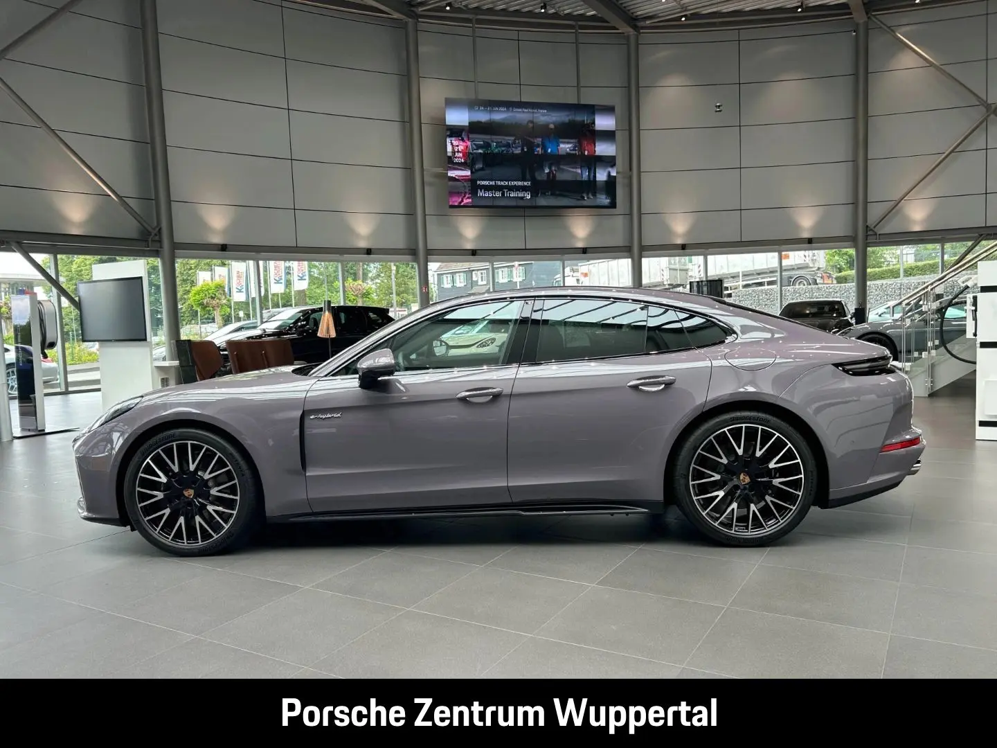 Panamera 4 E-Hybrid  SportDesign  21
