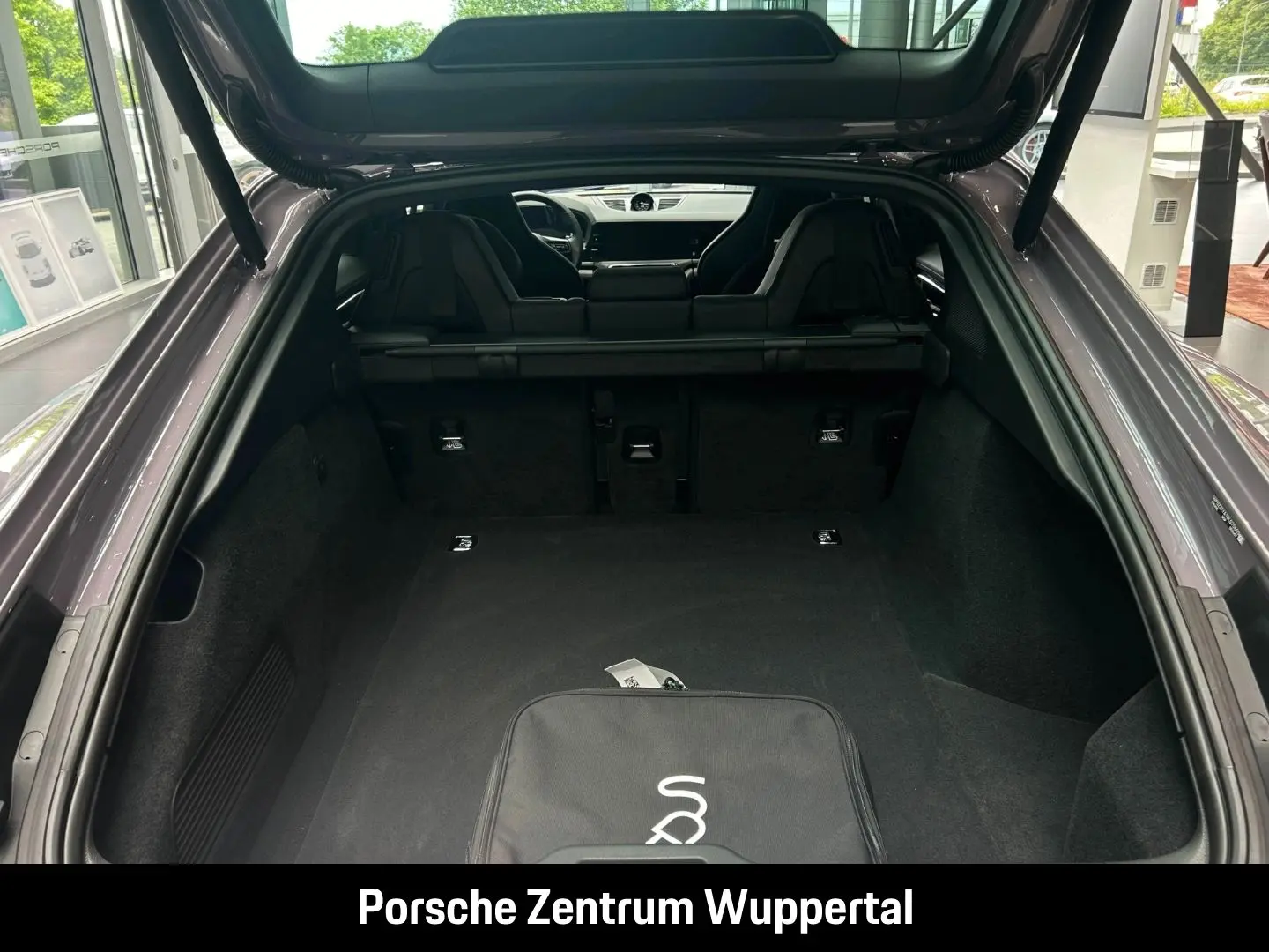 Panamera 4 E-Hybrid  SportDesign  21