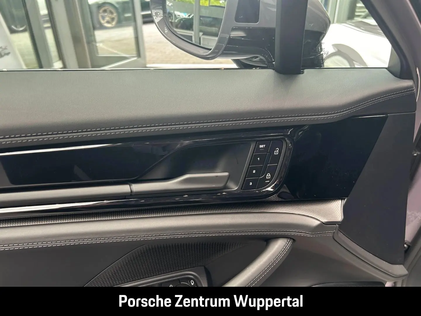 Panamera 4 E-Hybrid  SportDesign  21