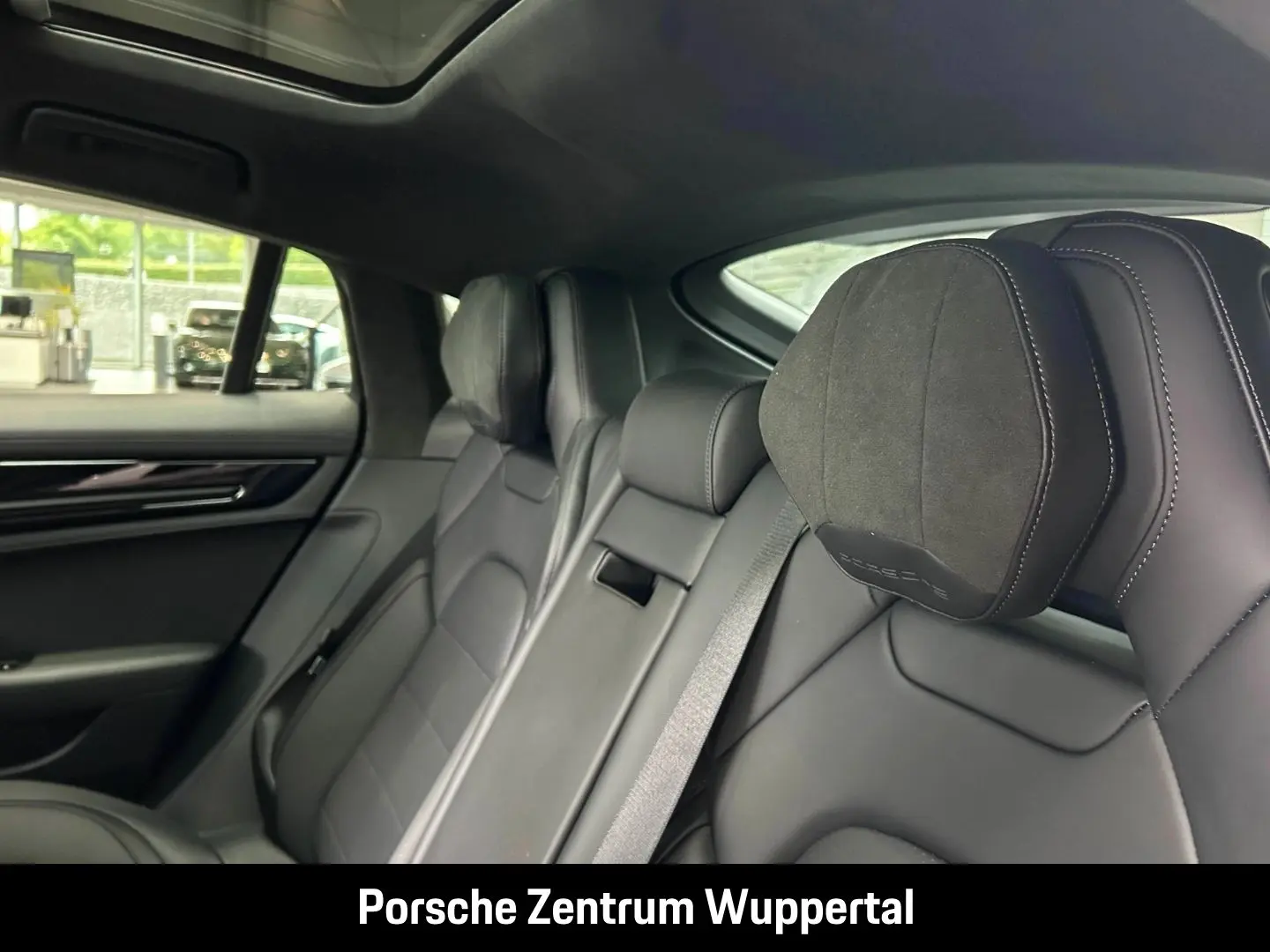 Panamera 4 E-Hybrid  SportDesign  21