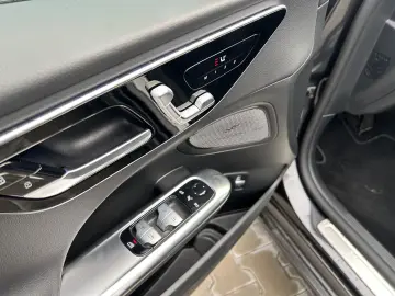 Mercedes-Benz C 300 e 9G-TRONIC 2024