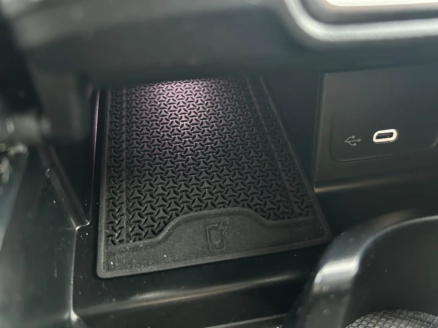 Mercedes-Benz C 300 e 9G-TRONIC 2024