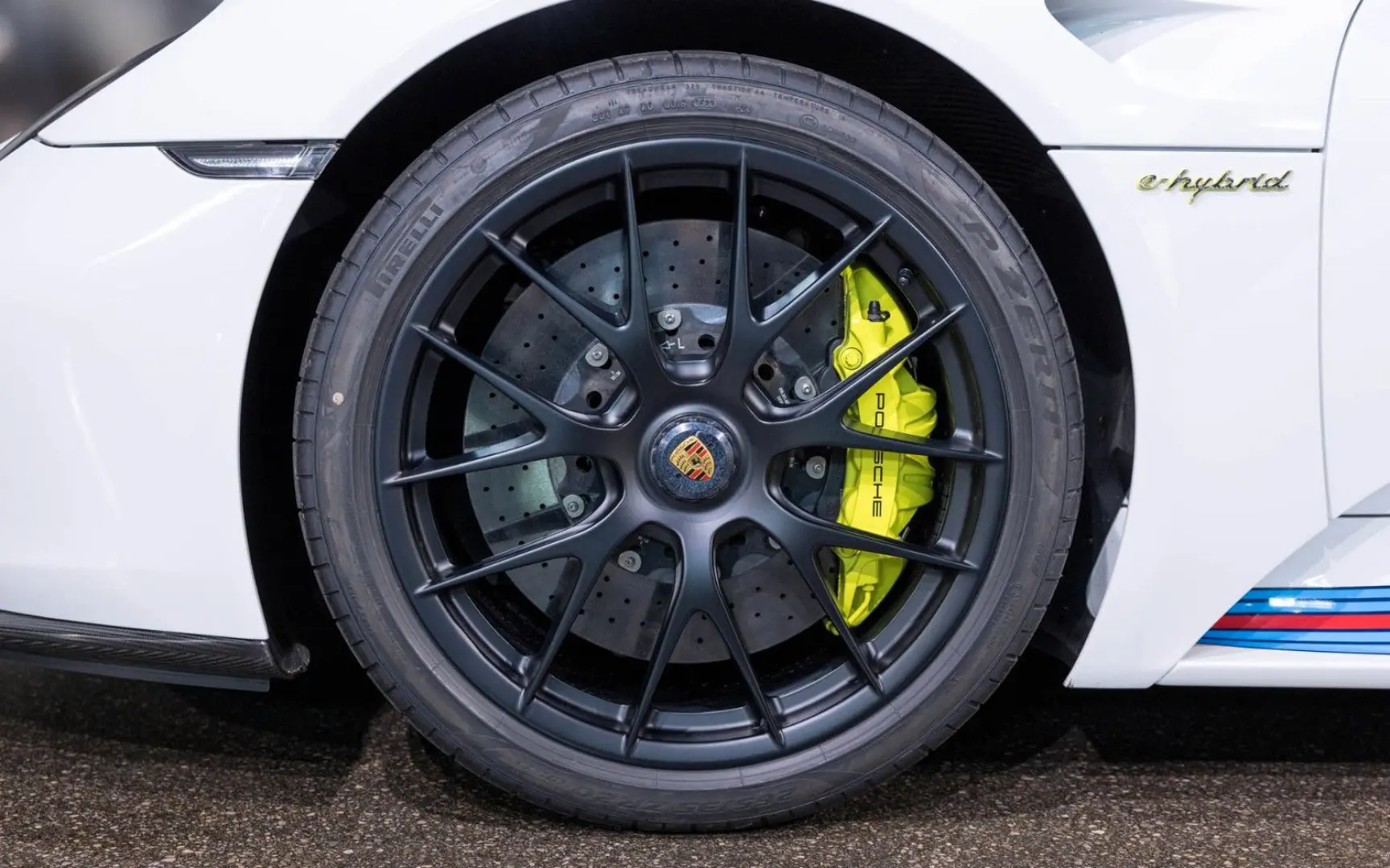 918 SPYDER   LIFTING   CARBON 397 918