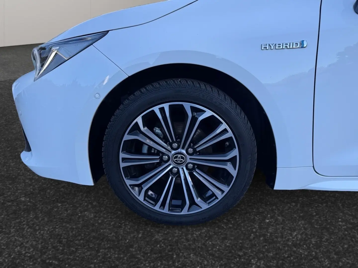 COROLLA TOURING SPORTS TEAM D 1.8L HYBRID AWR