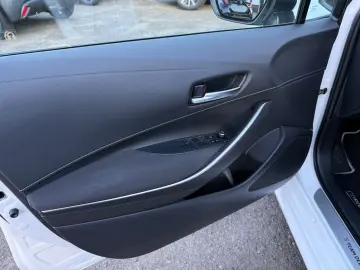 COROLLA TOURING SPORTS TEAM D 1.8L HYBRID AWR